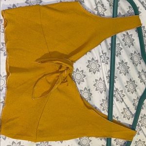 Yellow Crop Top✨